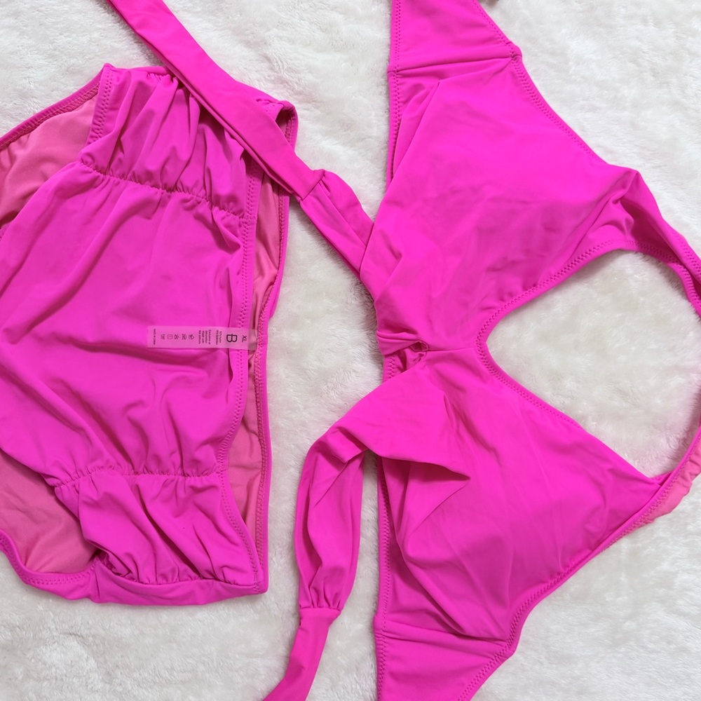 Striped-Free Bright Pink Women's Bikini Set